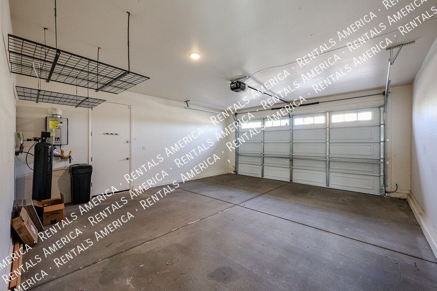 Available now! 3 bed 2.5 bath plus loft in Surprise! property image