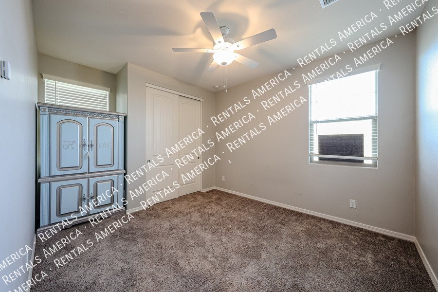 Available now! 3 bed 2.5 bath plus loft in Surprise! property image