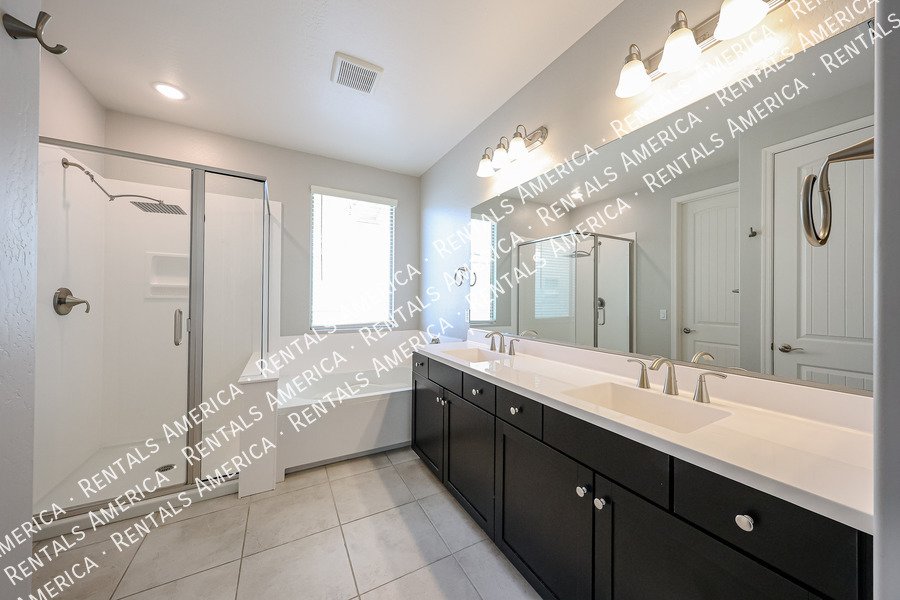 Available now! 3 bed 2.5 bath plus loft in Surprise! property image