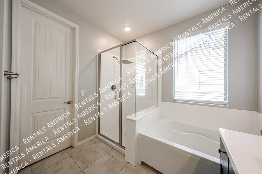 Available now! 3 bed 2.5 bath plus loft in Surprise! property image