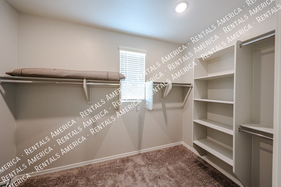 Available now! 3 bed 2.5 bath plus loft in Surprise! property image