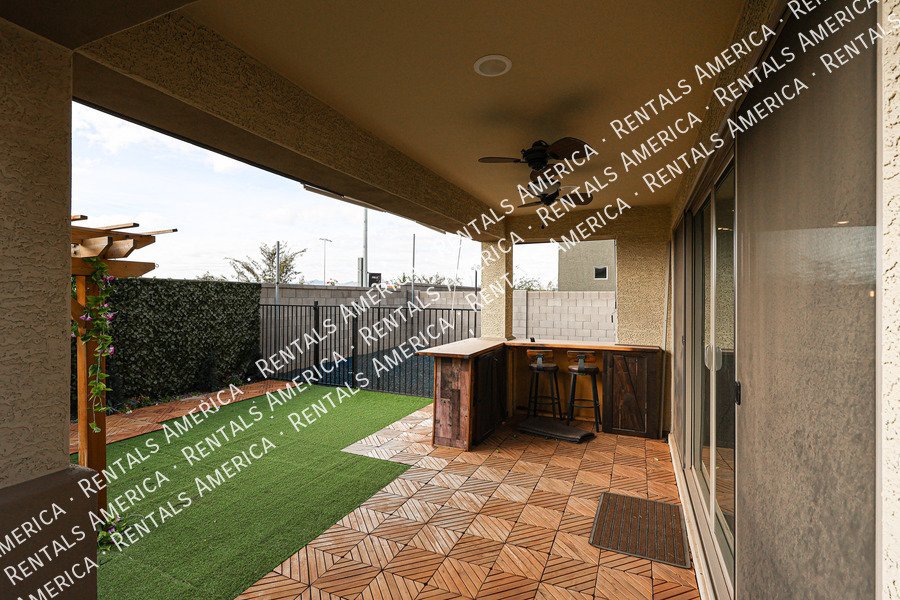 Available now! 3 bed 2.5 bath plus loft in Surprise! property image