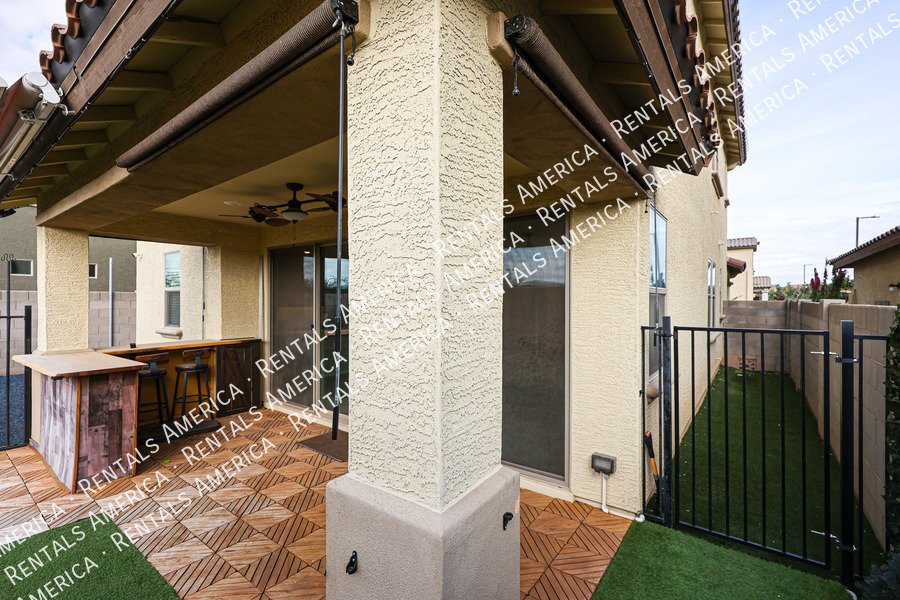 Available now! 3 bed 2.5 bath plus loft in Surprise! property image