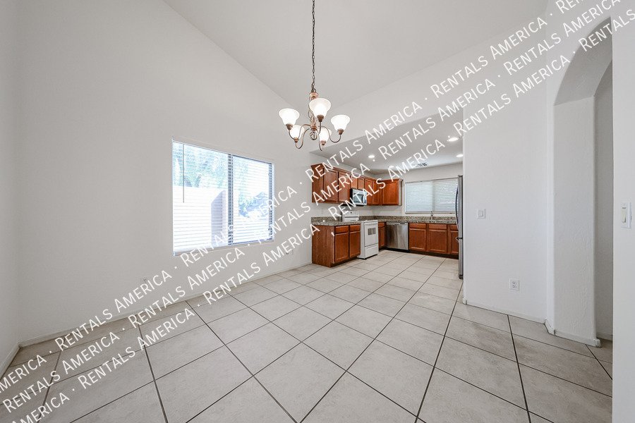 Move in Ready & Special Offer! property image