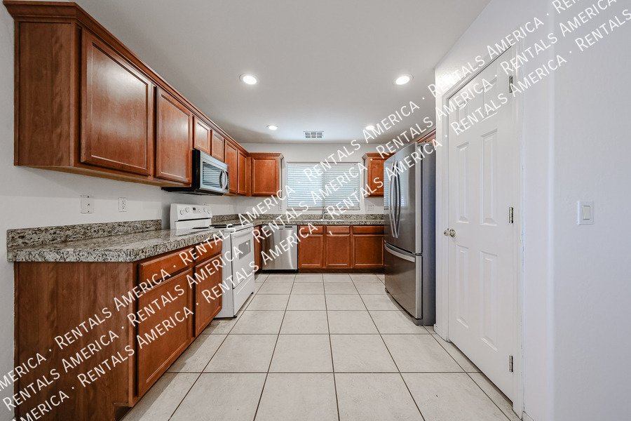 Move in Ready & Special Offer! property image