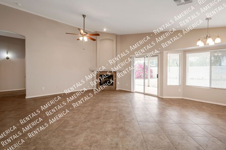 3 bed with Den BR IN SUN VALLEY VIEW property image