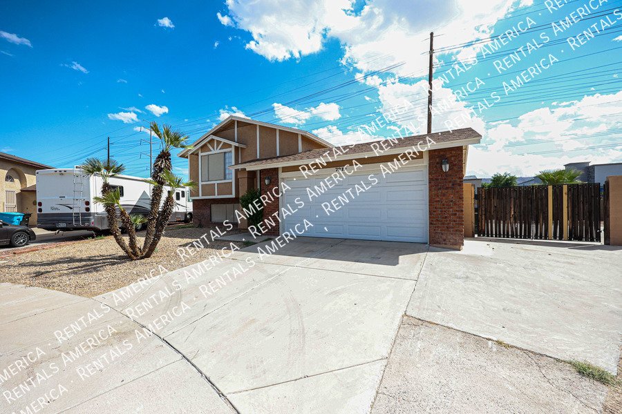 COMING SOON! Beautiful 4 bedroom home in Phoenix! property image