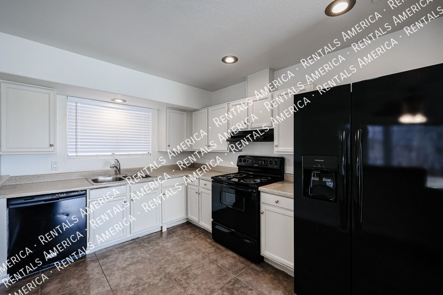 COMING SOON! Beautiful 4 bedroom home in Phoenix! property image