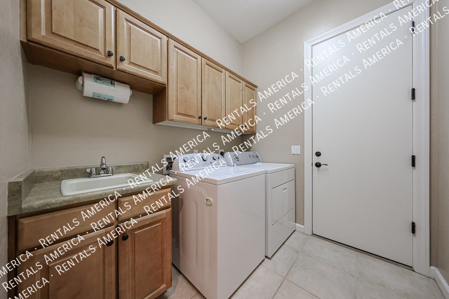 Beauty in Las Sendas!! 4bed 3bath with a POOL!! property image