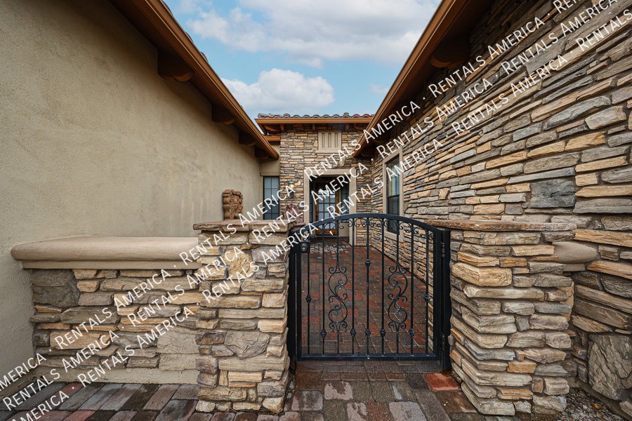 Beauty in Las Sendas!! 4bed 3bath with a POOL!! property image