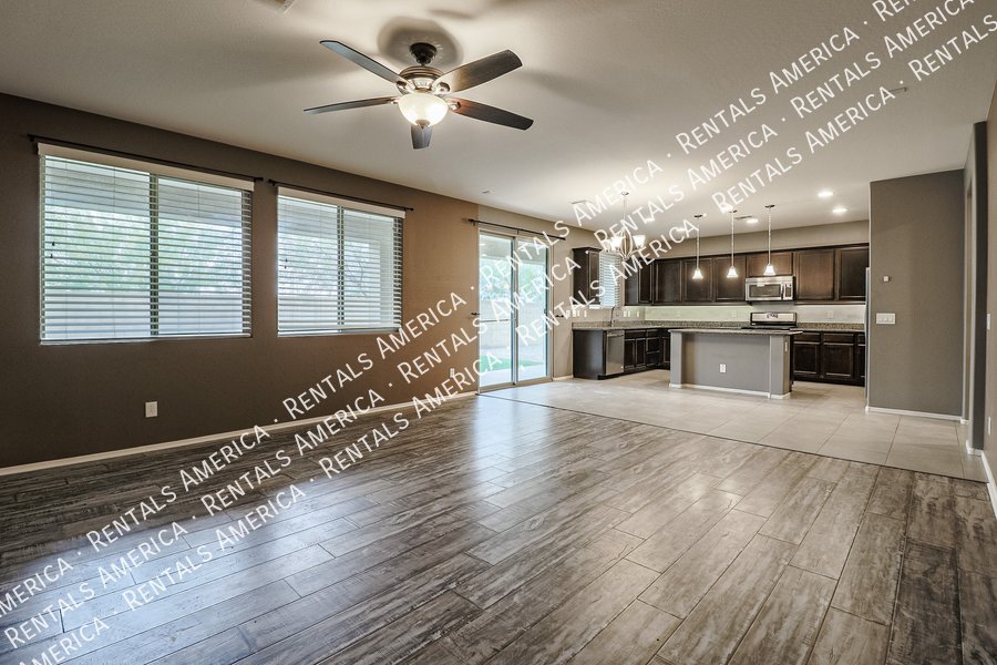 Move in Special! Beautiful Spacious 5BD House in Peoria! property image