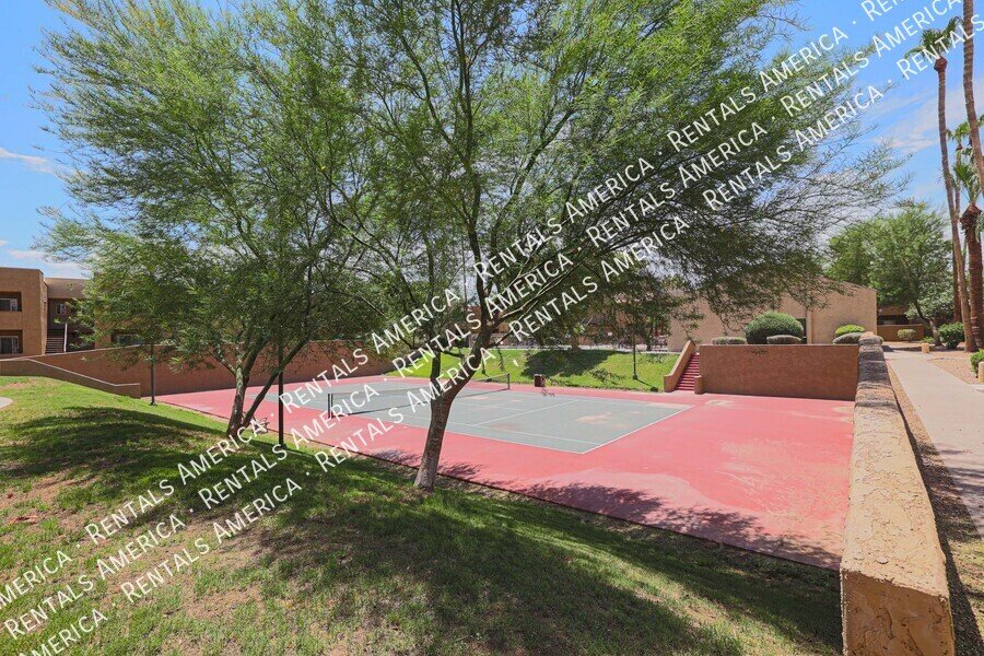 Location Location!! Scottsdale Condo! 1/2 Off 1st Month's Rent!! property image
