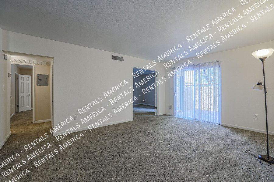 Location Location!! Scottsdale Condo! 1/2 Off 1st Month's Rent!! property image