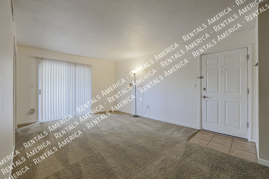 Location Location!! Scottsdale Condo! 1/2 Off 1st Month's Rent!! property image