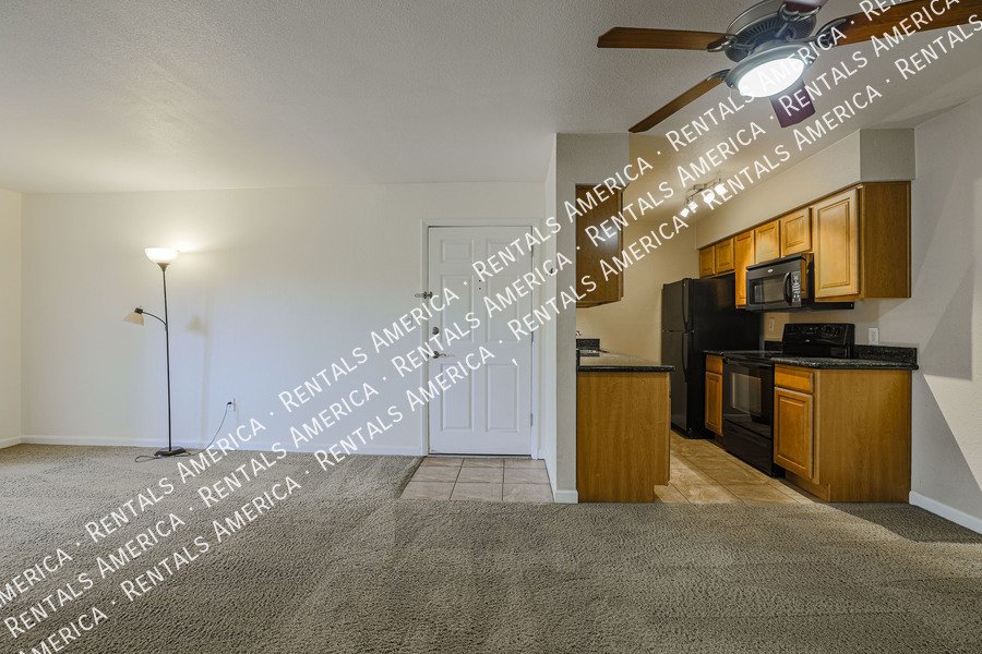 Location Location!! Scottsdale Condo! 1/2 Off 1st Month's Rent!! property image