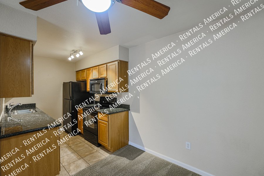 Location Location!! Scottsdale Condo! 1/2 Off 1st Month's Rent!! property image