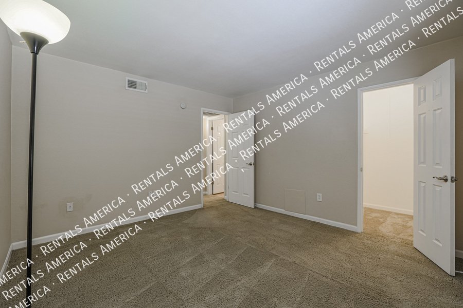 Location Location!! Scottsdale Condo! 1/2 Off 1st Month's Rent!! property image
