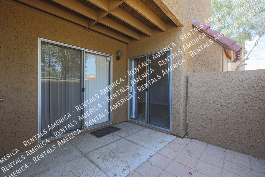Location Location!! Scottsdale Condo! 1/2 Off 1st Month's Rent!! property image