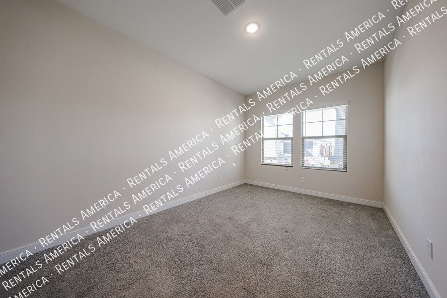 Available Now!  Great 4 bedroom single level home property image