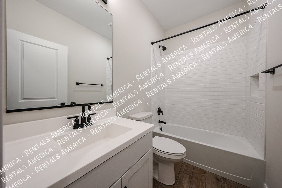 Available Now!  Great 4 bedroom single level home property image