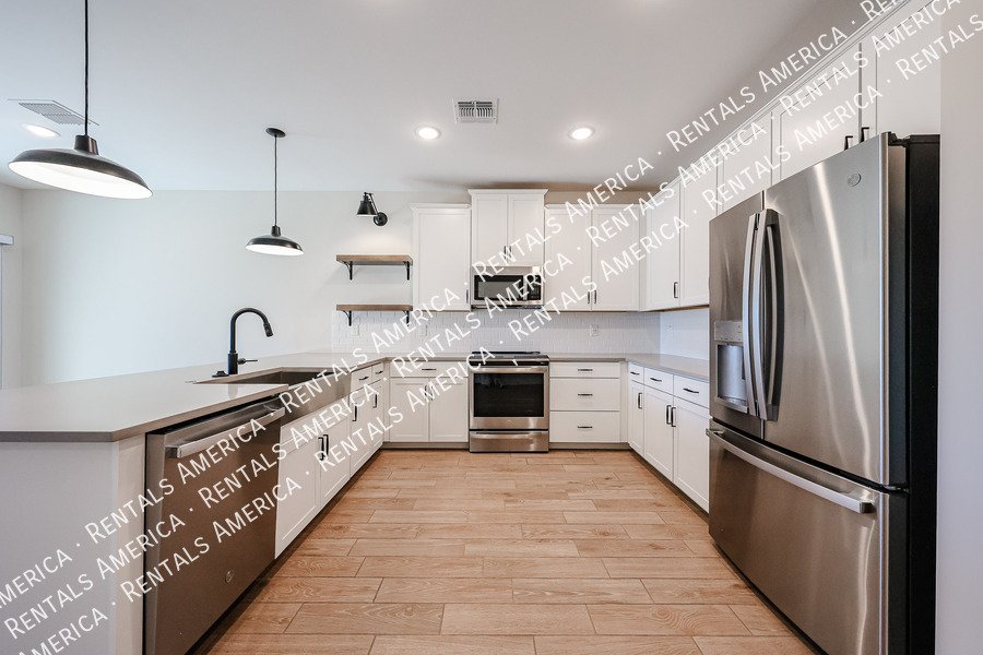 Available Now!  Great 4 bedroom single level home property image