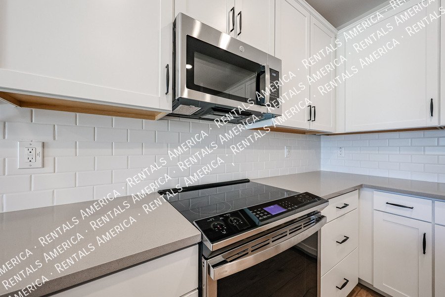 Available Now!  Great 4 bedroom single level home property image