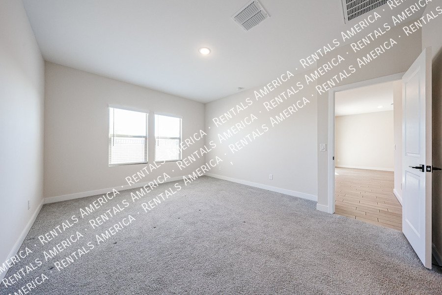 Available Now!  Great 4 bedroom single level home property image