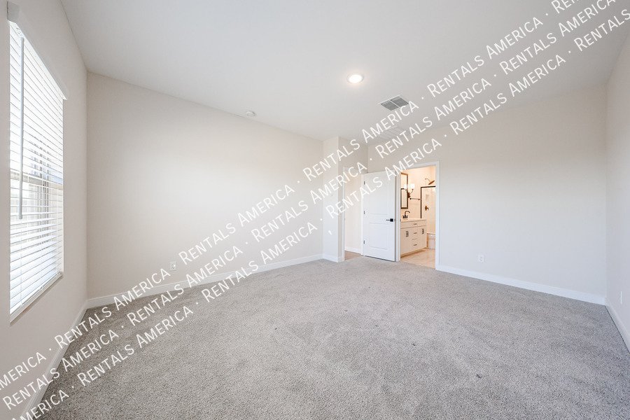 Available Now!  Great 4 bedroom single level home property image