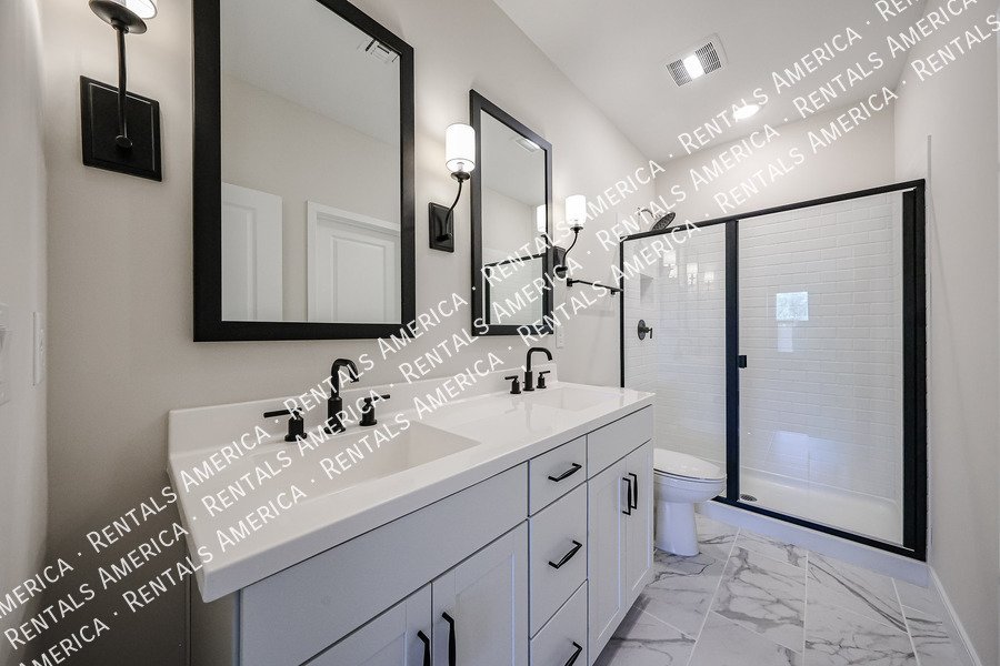 Available Now!  Great 4 bedroom single level home property image