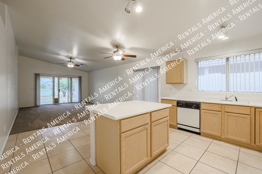 Great WATERFRONT home in perfect Mesa location! property image