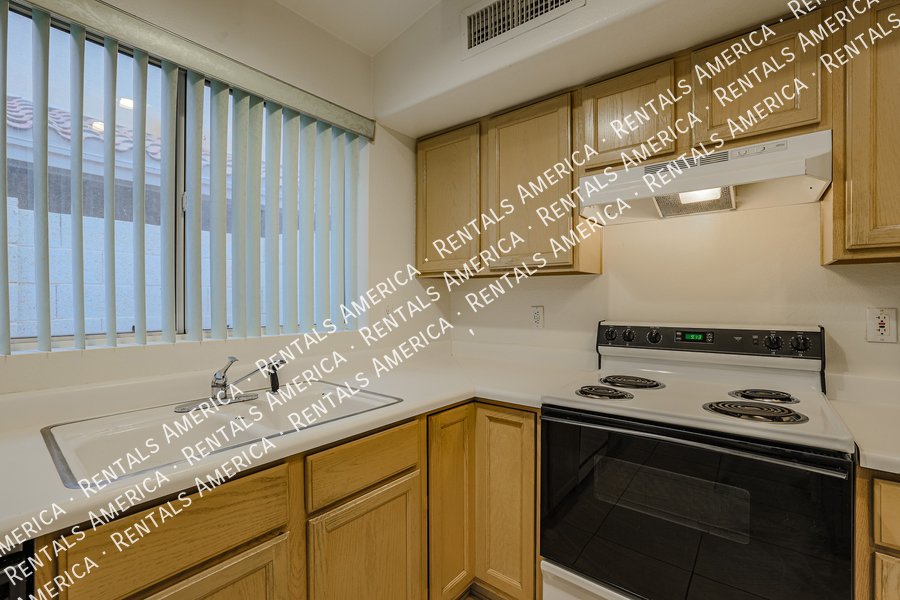 Great WATERFRONT home in perfect Mesa location! property image