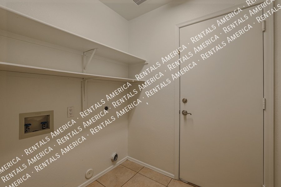 Great WATERFRONT home in perfect Mesa location! property image