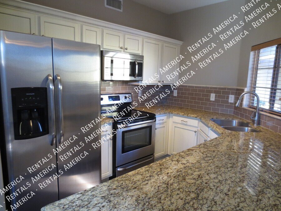 3 Bedroom, 3 Bath North Phoenix HOME! property image