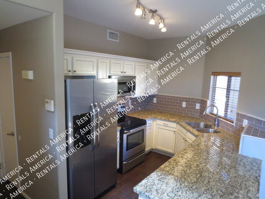 3 Bedroom, 3 Bath North Phoenix HOME! property image