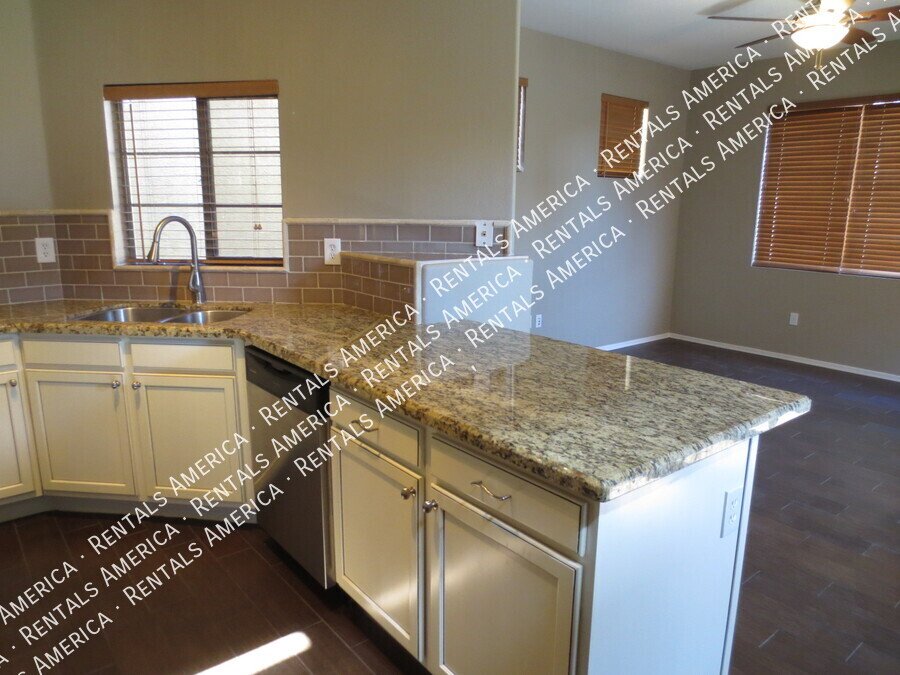 3 Bedroom, 3 Bath North Phoenix HOME! property image