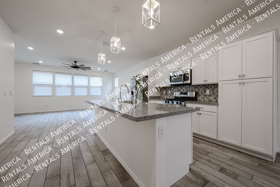 Beautiful 3 bed 2.5 bath Home-Gated Community!! property image