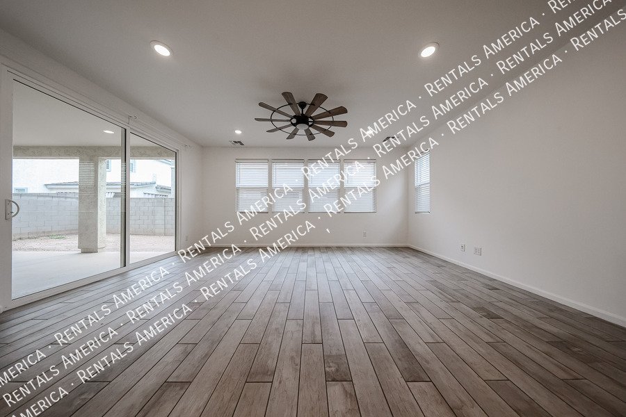 Beautiful 3 bed 2.5 bath Home-Gated Community!! property image