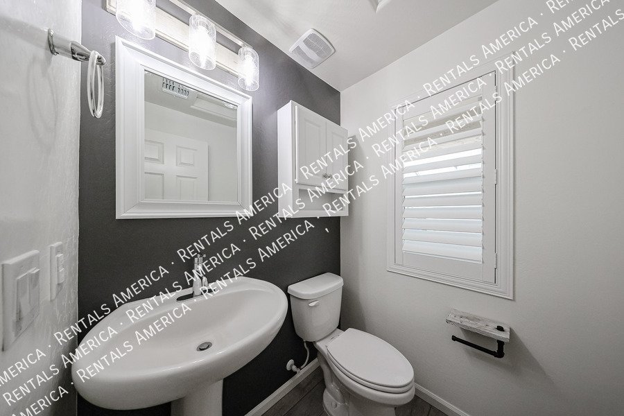 Beautiful 3 bed 2.5 bath Home-Gated Community!! property image