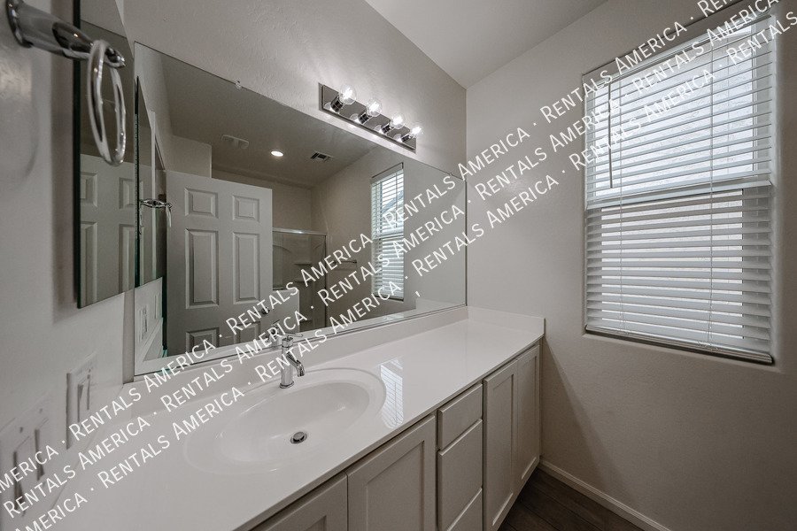 Beautiful 3 bed 2.5 bath Home-Gated Community!! property image