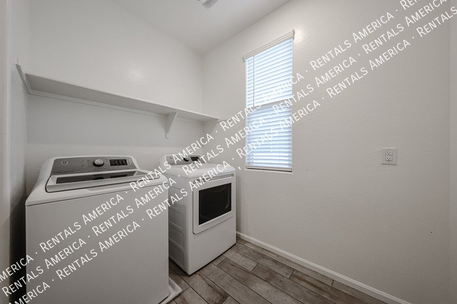 Beautiful 3 bed 2.5 bath Home-Gated Community!! property image