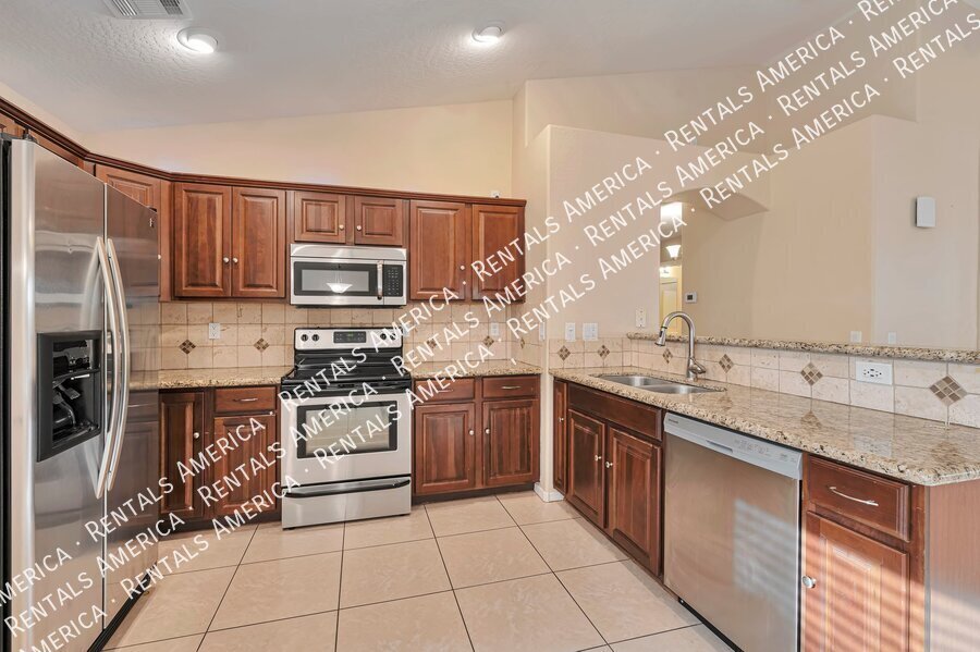 Available now! Wayne Ranch, single story 3bed 2bath home! property image