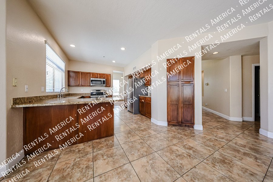 Scottsdale Horizon! 4 bed 3 bath home Private Pool! property image