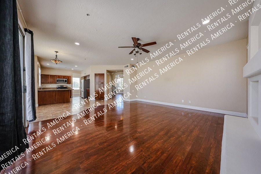 Scottsdale Horizon! 4 bed 3 bath home Private Pool! property image