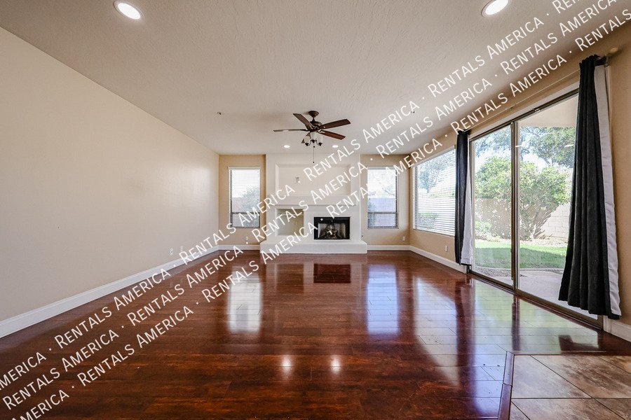 Scottsdale Horizon! 4 bed 3 bath home Private Pool! property image