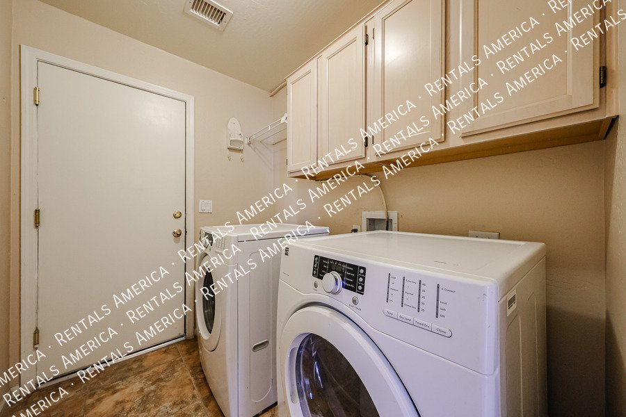 Scottsdale Horizon! 4 bed 3 bath home Private Pool! property image