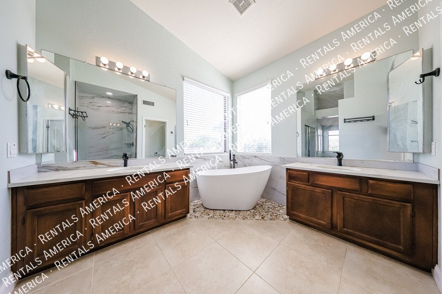 Scottsdale Horizon! 4 bed 3 bath home Private Pool! property image