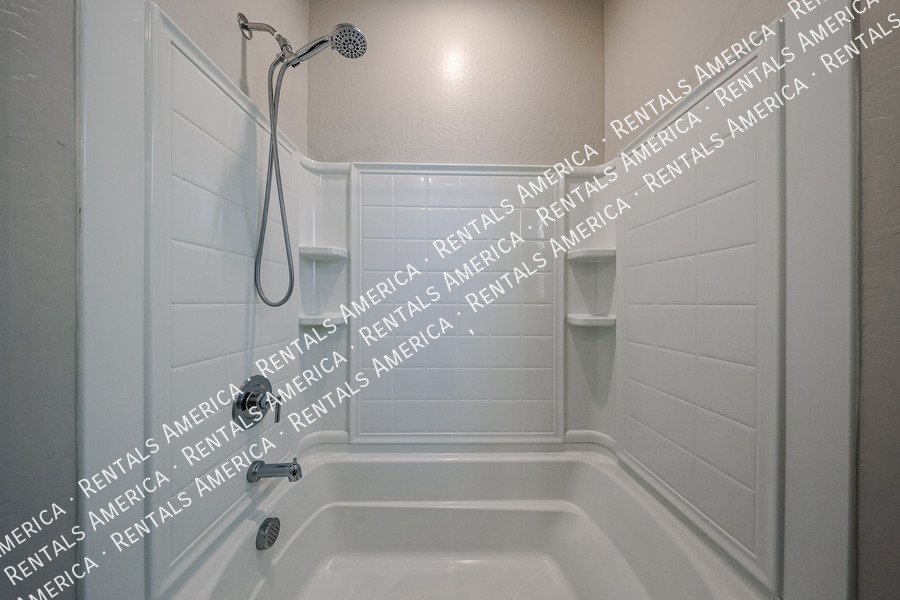 Exquisite 4BR/3BA + Loft Home in Mariposa Gated Community, Chandler property image