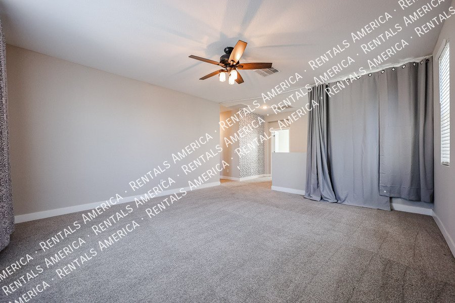 Exquisite 4BR/3BA + Loft Home in Mariposa Gated Community, Chandler property image