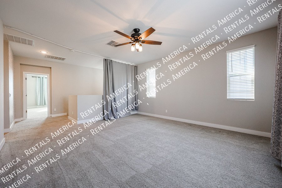 Exquisite 4BR/3BA + Loft Home in Mariposa Gated Community, Chandler property image