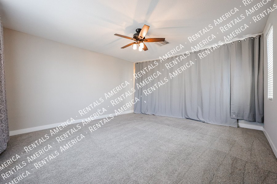 Exquisite 4BR/3BA + Loft Home in Mariposa Gated Community, Chandler property image